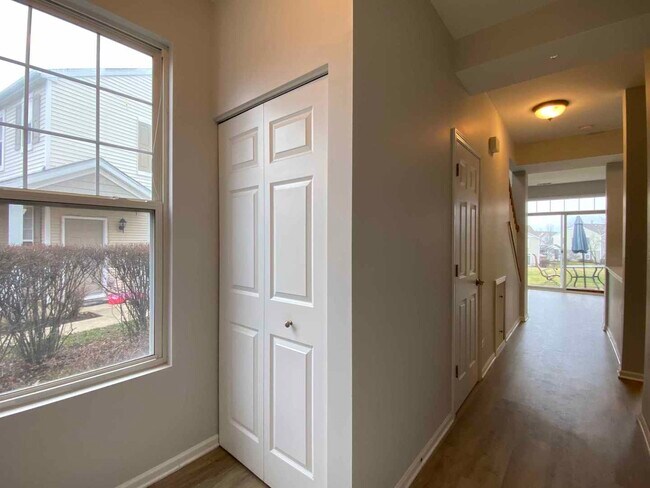 Building Photo - 2225 Flagstone Ln