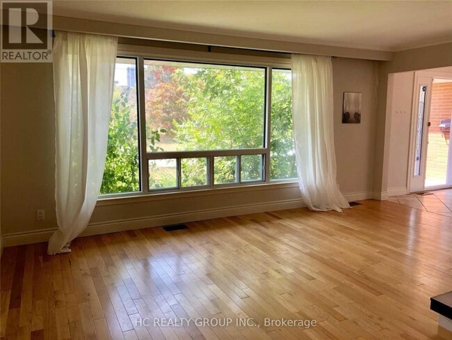 Photo du bâtiment - 15 Bowerbank Dr