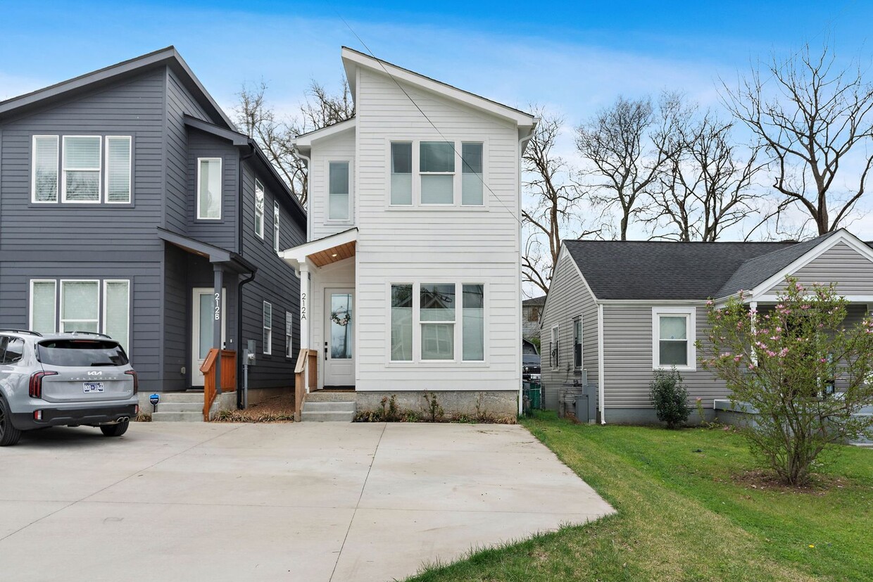 Primary Photo - Stylish East Nashville Home with Open Layo...