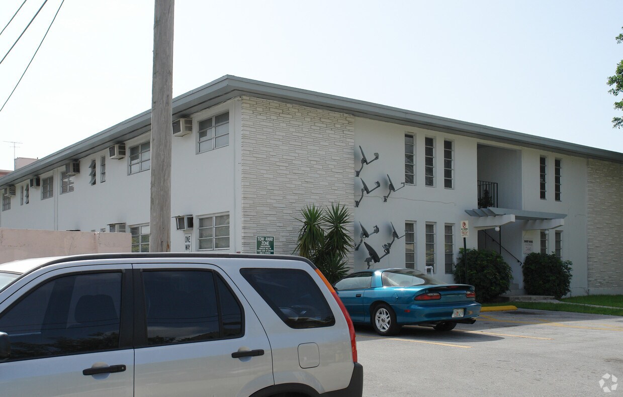 Foto del edificio - Sunset House Apartment