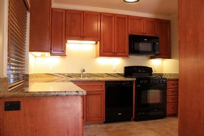 Foto del edificio - 731 Ellsworth Pl