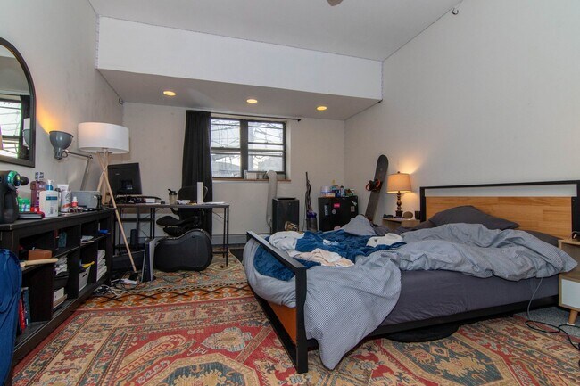 Photo - Spacious 4-Bed, 2-Bath Apartment in Fenway...