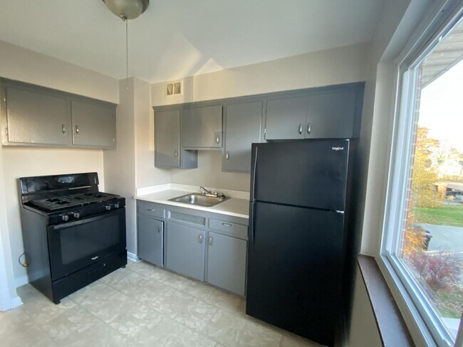 Foto del edificio - 4101 Ridge Rd