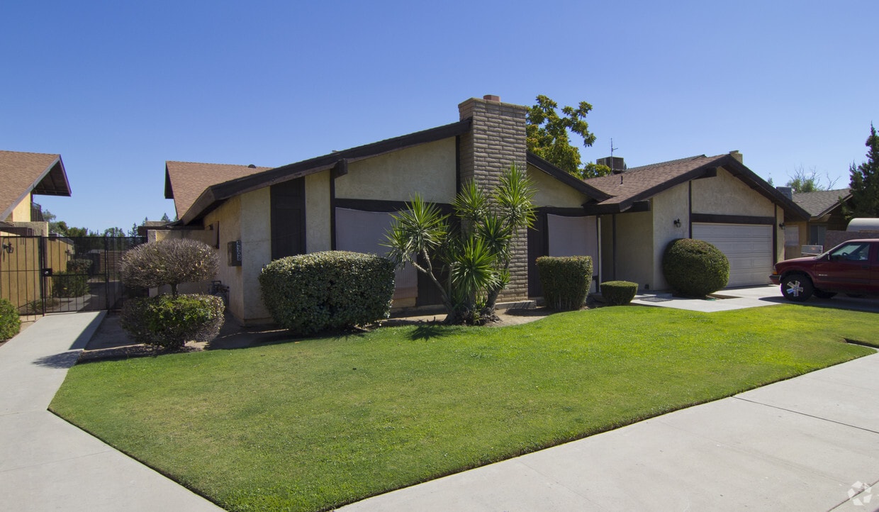 Primary Photo - 4308 Parkwood Dr