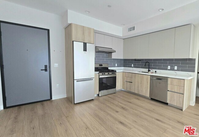 Foto del edificio - 1530 S Hayworth Ave