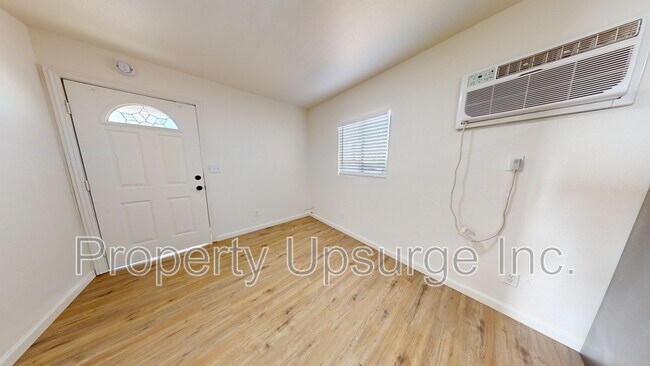 Foto del edificio - 2715 Twin View Blvd