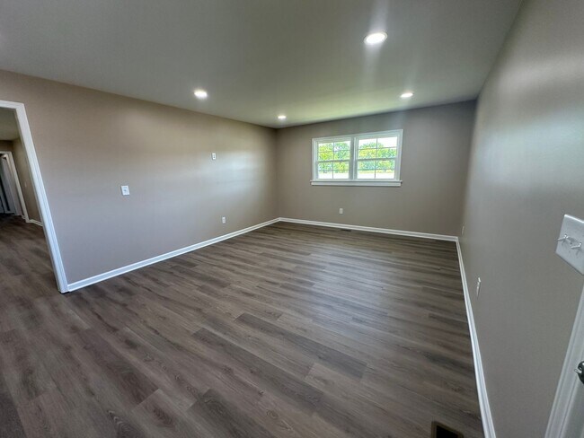 Foto del edificio - Newly Renovated Home in Shelbyville - 30 m...