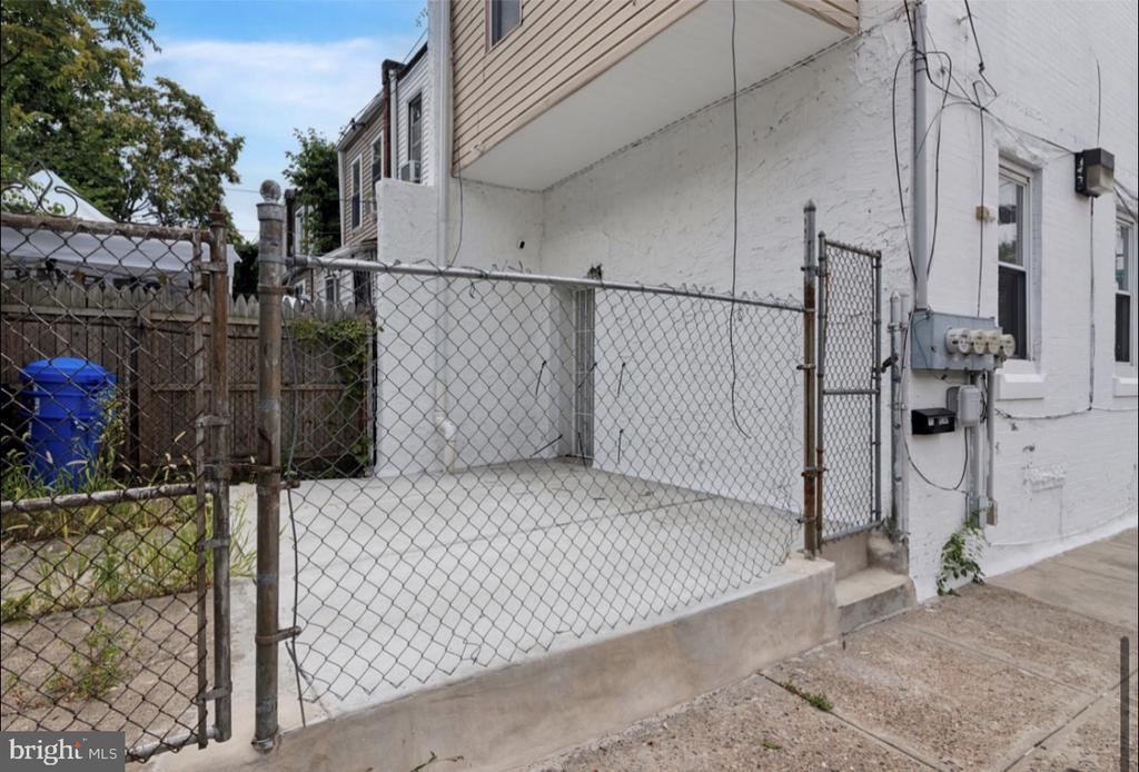 Building Photo - 59 N 59th St