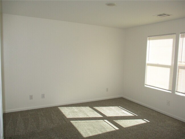 Foto del edificio - 2474 Tapatio Dr