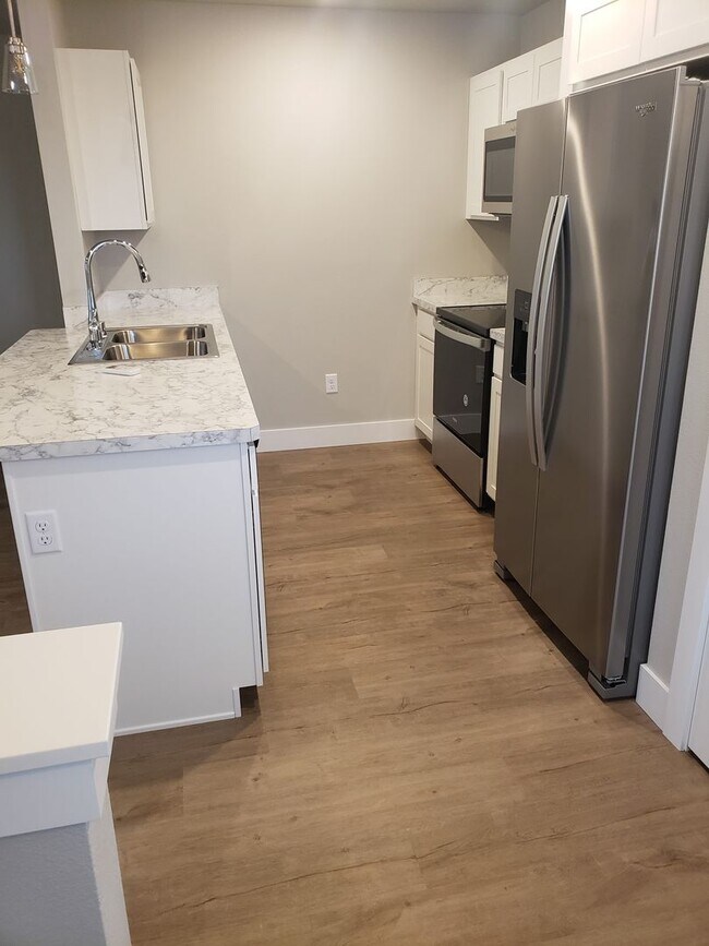 Foto del edificio - 6144 Elysian Rd
