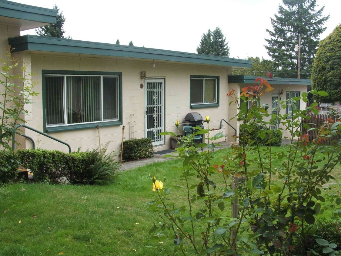 Building Photo - 10850 SE Penzance St
