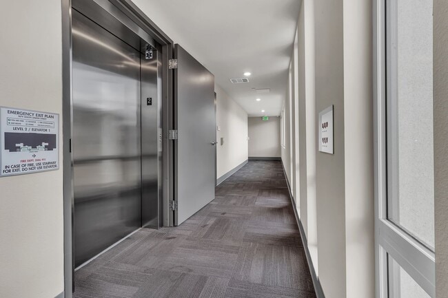 Building Photo - 1879 Union St