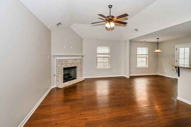 Building Photo - 9440 Darren Cir S