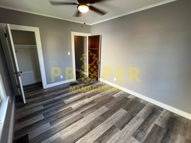 Building Photo - 3 bedroom 1 bathroom house for rent