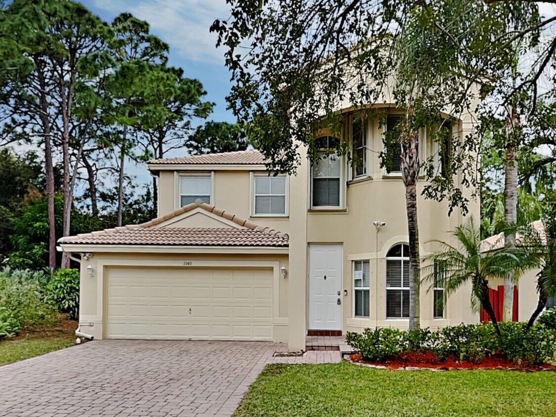 Primary Photo - 1140 W Magnolia Cir