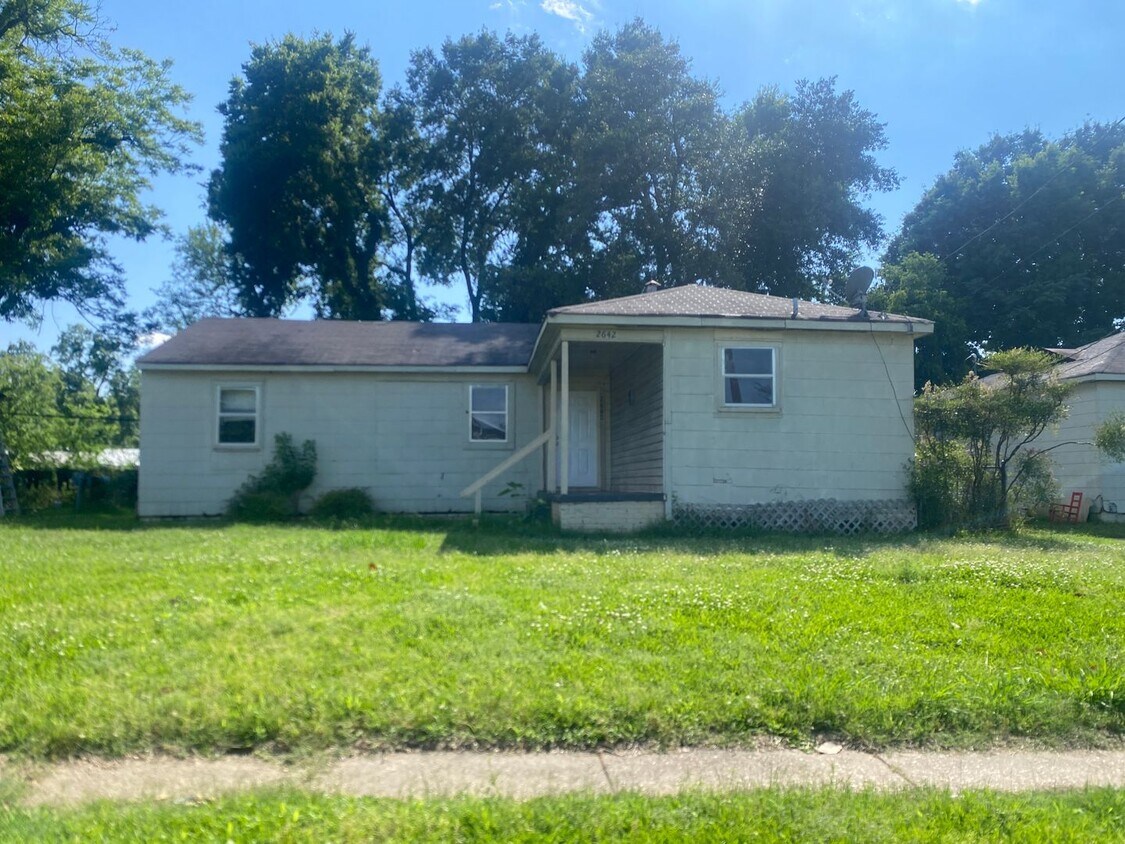 Primary Photo - 2642 Foster St