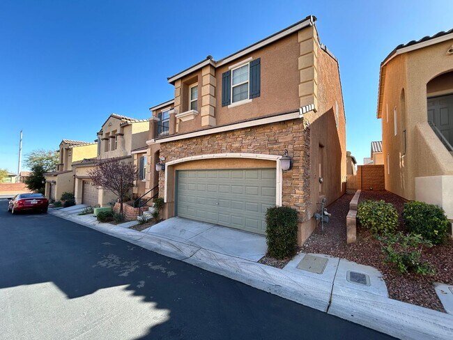 Foto del edificio - Beautiful 4/Bed/3Bath/2Car Two-Story Home with Loft and Office in Providence!