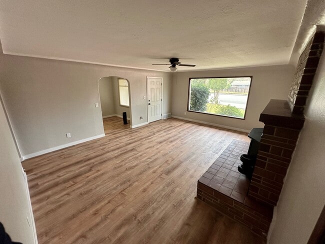 Building Photo - 8311 Bridgeport Way SW