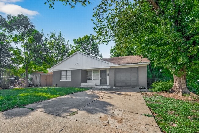 Building Photo - 450 Glenburnie Dr