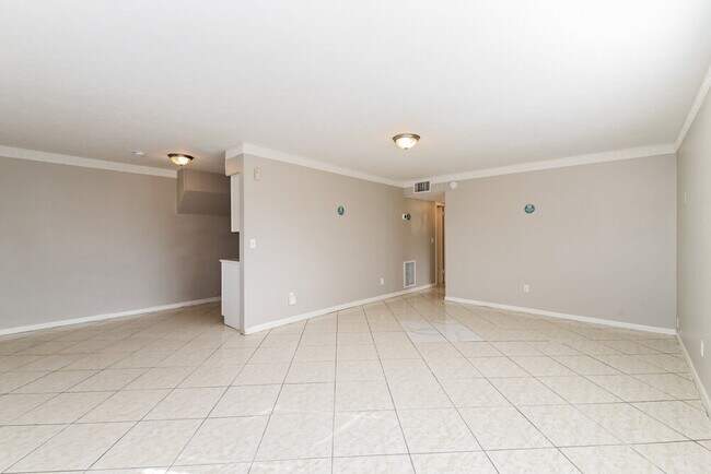 Foto del edificio - 100 Apache St