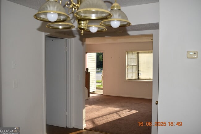 Building Photo - 4934 Log Cabin Dr