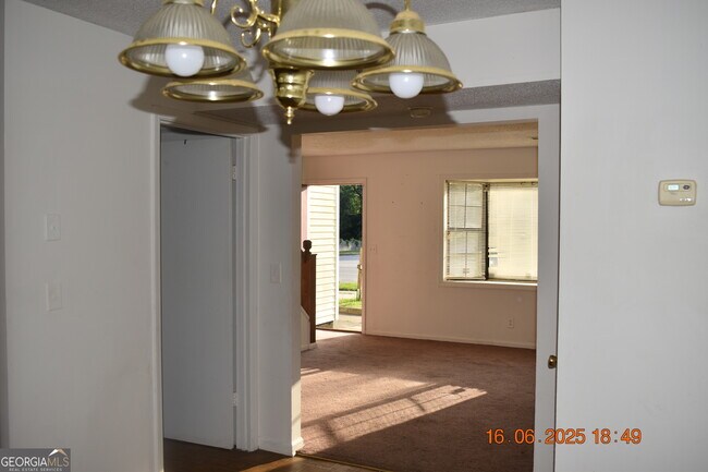 Foto del edificio - 4934 Log Cabin Dr