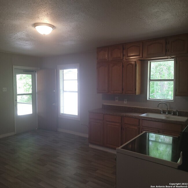 Building Photo - 1114 Kyle St