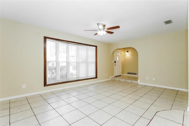 Building Photo - 208 Brittany Ave