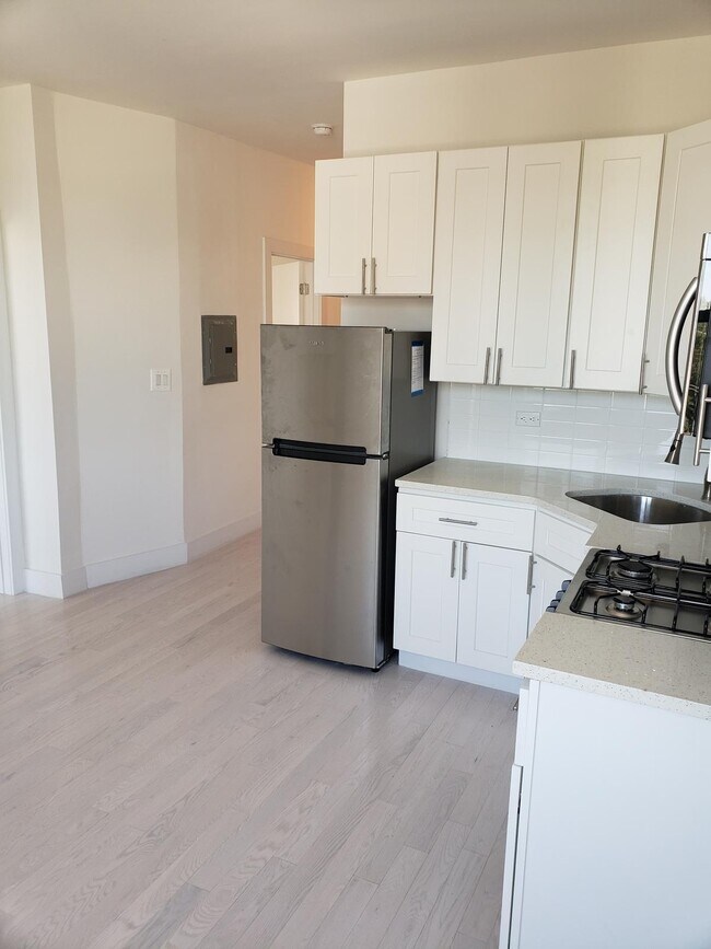 238 Garfield Ave Unit 14E, Jersey City, NJ 07305 Condo for Rent in