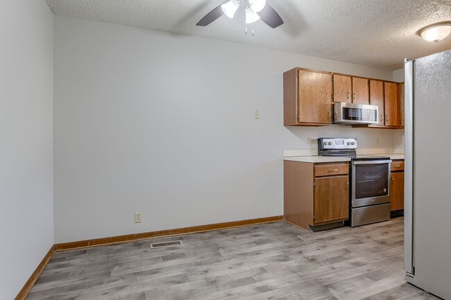 Foto del edificio - 3700/3702 N 22nd St Duplex