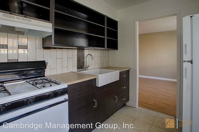 Foto del edificio - 1 br, 1 bath Apartment - 2855-2865 A St