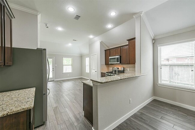 Building Photo - 13706 Drakeford Ct