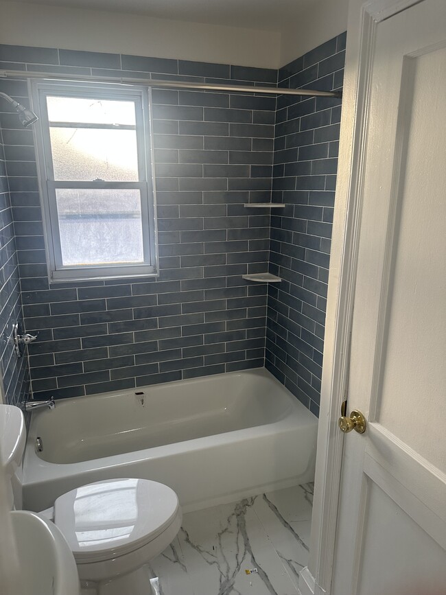 Building Photo - 4003 Lyndale Ave