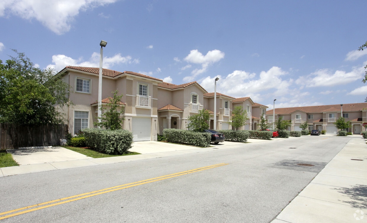Primary Photo - Cristal Villas
