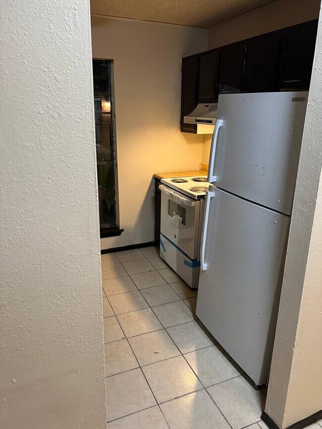 Foto del edificio - 2150 N Sherwood Forest Dr