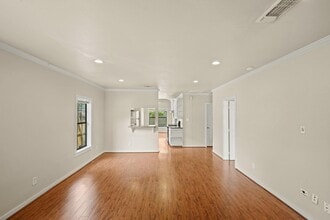 Building Photo - 608 Northwood St