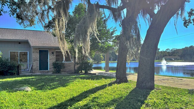 Foto del edificio - 810-814 Seminole Ave