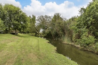 Interior Photo - Creeks Edge