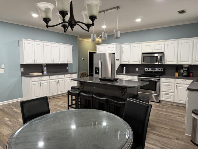 Building Photo - 155 Lorelei Cir