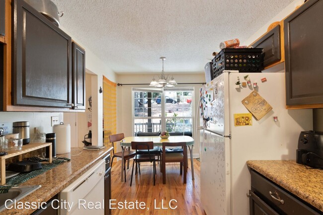 Building Photo - 5 br, 3 bath House - 162 Herring Street
