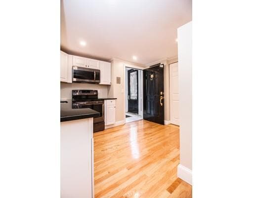 Building Photo - 289 Beacon St