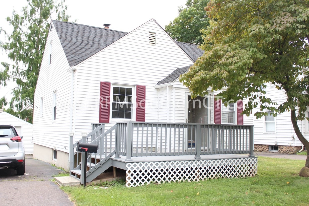 396 Parker Ave S, Meriden, CT 06450 House Rental in Meriden, CT