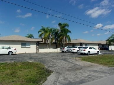 Foto del edificio - 630-636 SE 13th Pl