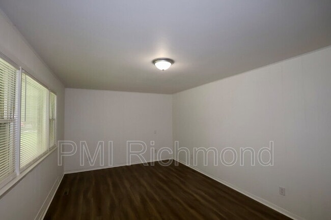 Building Photo - 1806 Powhatan St