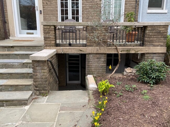 front entrance - 2331 Ashmead Pl NW