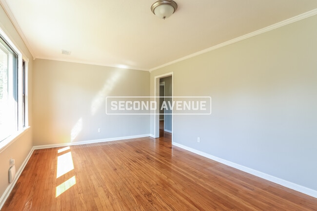 Building Photo - 7215 Earl Dr