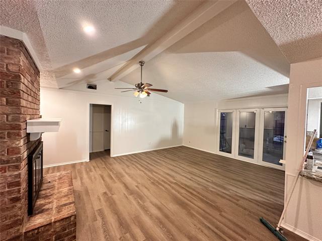 Foto del edificio - 2108 Blossom Ln