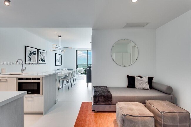 Foto del edificio - 501 NE 31st St