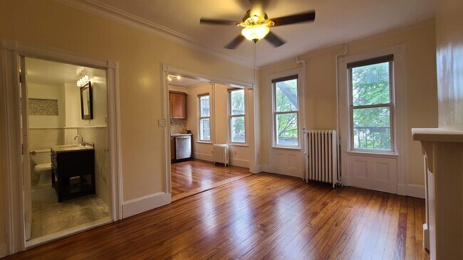 Foto del edificio - 476 GREGORY Ave