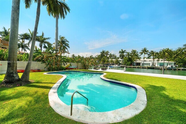 Foto del edificio - 1745 W 24th St